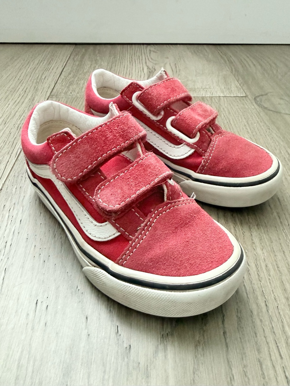 Vans Little Kids Unisex Old Skool V Shoe Red White Suede Canvas Velcro 11